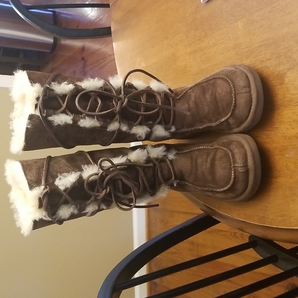 UGG Shoes - Brown leather UGG boots with shearling